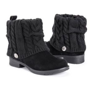 MUK LUKS Cass Sweater Boot Size 9